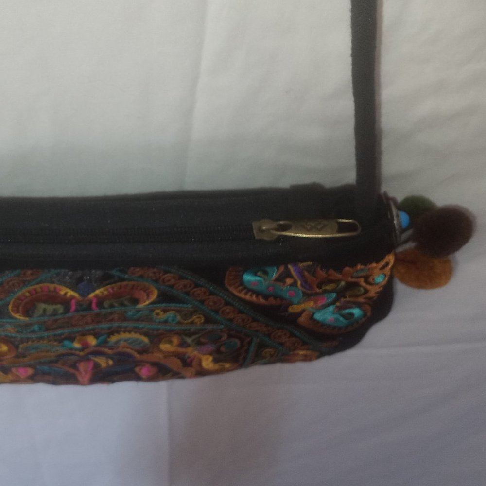 Embroidered Purse - Picture 6 of 6